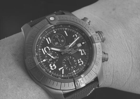 Breitling Avenger Chronograph